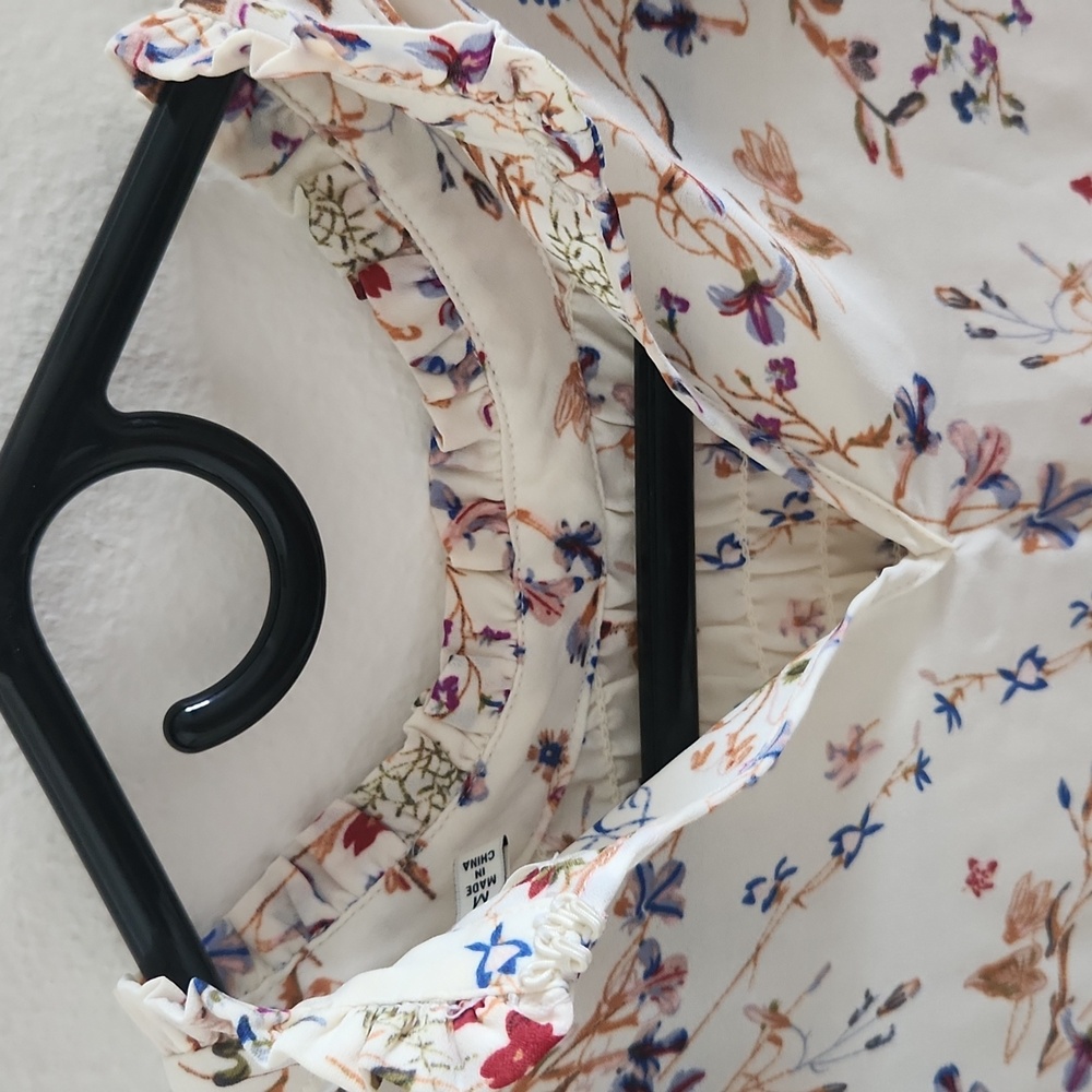 Max Studio Floral Smocked Blouse Cream - Picture 8 of 10